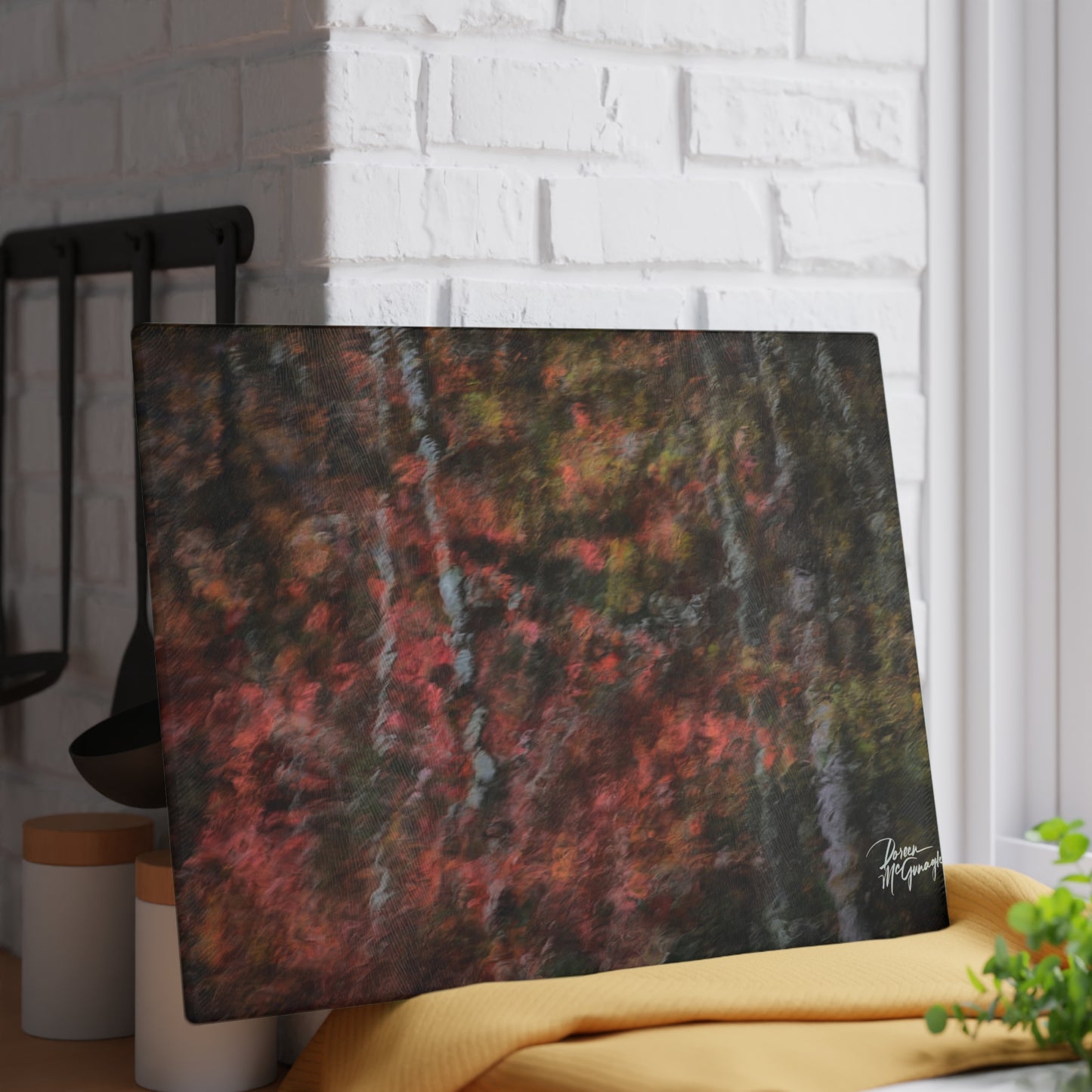 Serenity Abstract Artistic Glass Cutting Board – Modern Kitchen Decor, Unique Kitchen Accessory, Ideal Gift for Chefs, Housewarming, Weddings, or Holidays
