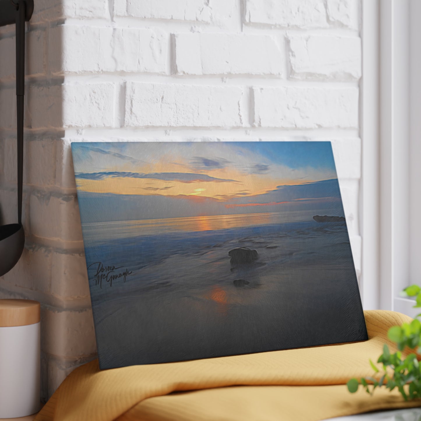 Artistic Oceanic Dawn Glass Cutting Board with Nature-Inspired Design