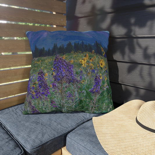 Comfy Couch Pillows That Elevate Your Living Room with Nature’s Beauty