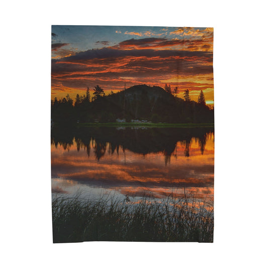 Sunset Reflection Velveteen Plush Blanket | Cozy Home Decor, Warm Throw for All Seasons, Perfect for Gifts & Relaxation Sunrise Crested Butte